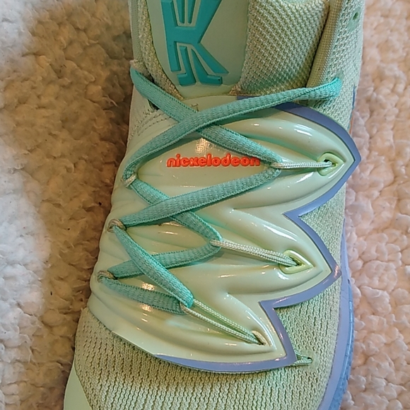 Nike Kyrie 5 x Squidward - Picture 5 of 6